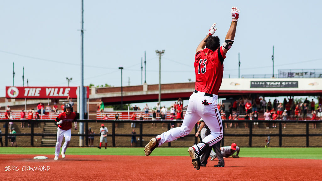 Alex BInelas leap